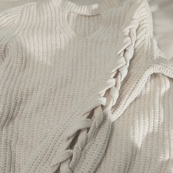 Sweater - Picture 3 of 4